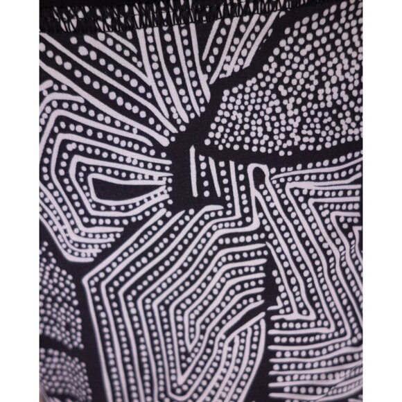 Lululemon Run Speed Short Size 4 Dottie Tribe White Black - Picture 4 of 8